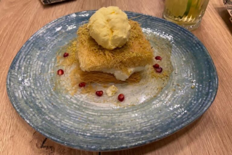 Кадаиф с орехови ядки и сметана