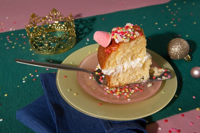 Рецепта за торта от натрошени кифлички (кроасани)