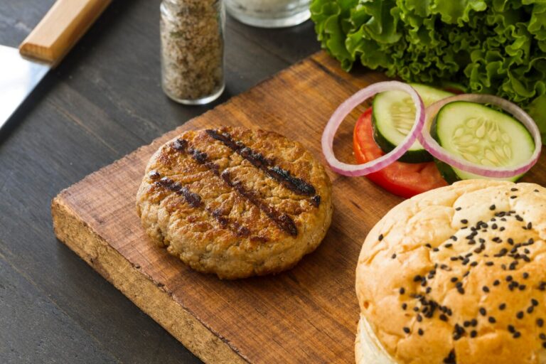 Вкусни кюфтета с кашкавал – на скара