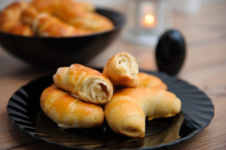 Рецепта за вкусни кифлички със сирене