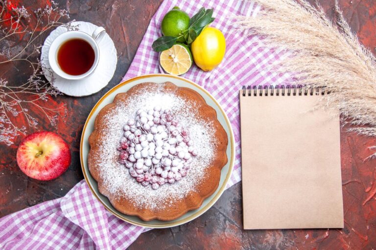 Сладкиш с конфитюр и орехови ядки