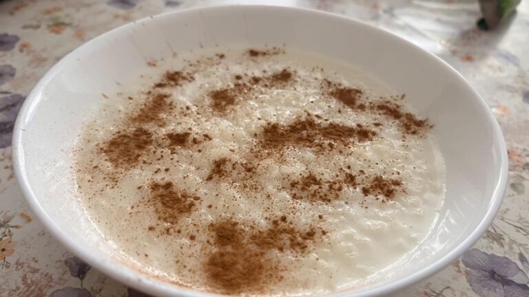 Рецепта за Мляко с ориз – класика в чиния