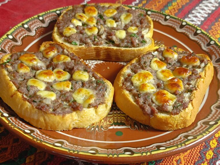 Сандвичи с кайма и кашкавал