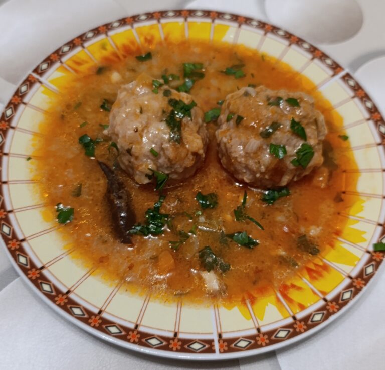 Рецепта за яхния с кюфтета