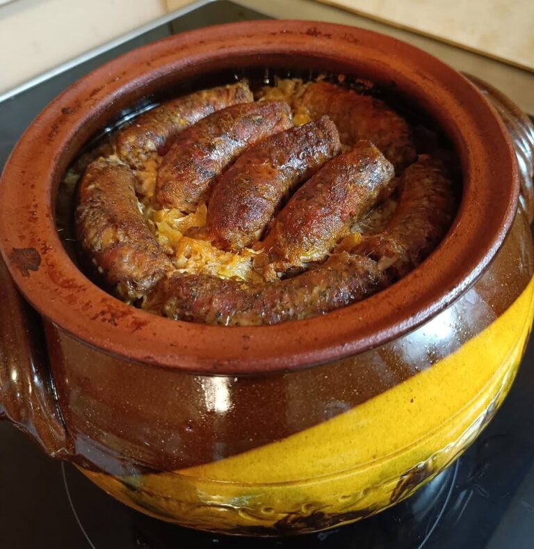 Традиционно коледно ястие с месо, зеле и ориз