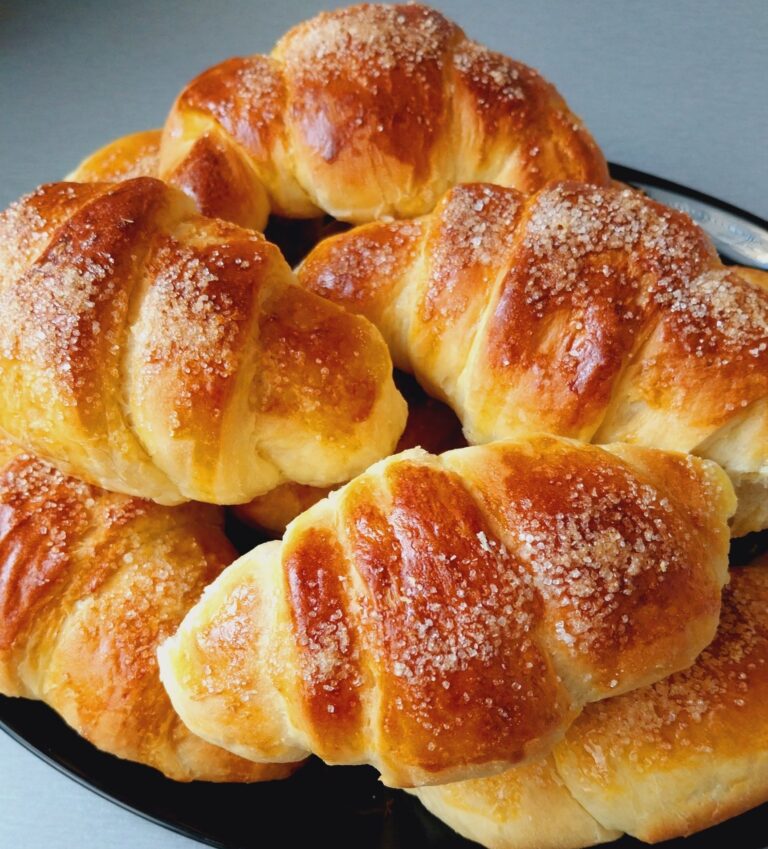 Пухкави козуначени кифлички за Великден