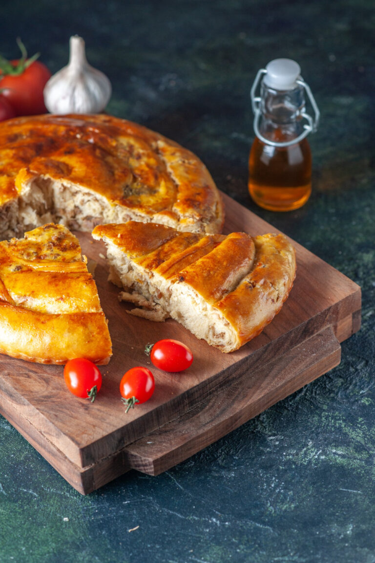 Домашна баница с лук – ароматна рецепта за всеки повод