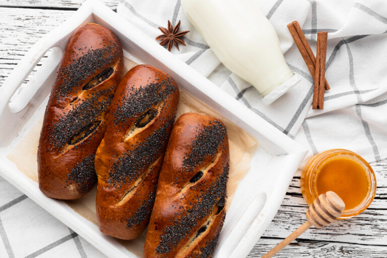 Домашен козунак с локум – ароматна рецепта за пухкав празничен десерт