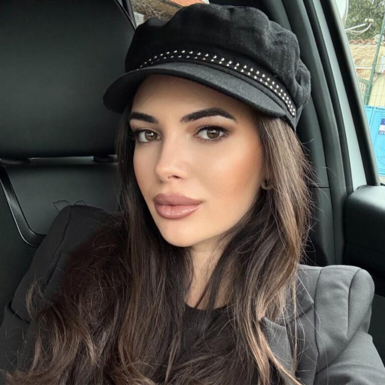 Коя е Мирела Желязкова – жената до успешния политик Радостин Василев