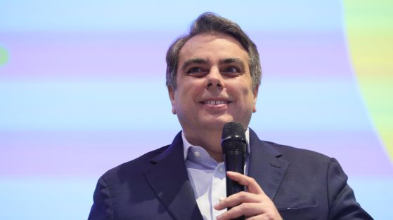 Асен Василев се обърна към Румен Радев